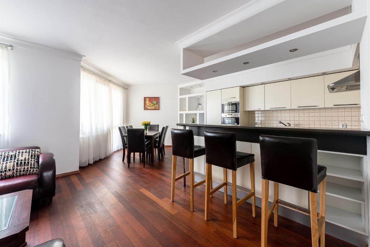 Bukowinska 12 Prywatne Mieszkanie 80M2 Z Dwiema Sypialniami I Balkonem 2X Bezplatne Miejsca Parkingowe Samodzielne Zameldowanie! Private Garage! Self Check-In System! Варшава Екстериор снимка