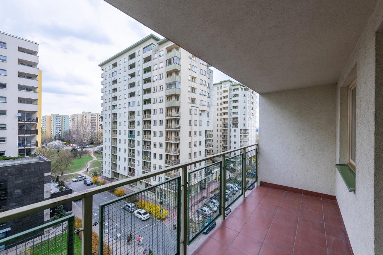 Bukowinska 12 Prywatne Mieszkanie 80M2 Z Dwiema Sypialniami I Balkonem 2X Bezplatne Miejsca Parkingowe Samodzielne Zameldowanie! Private Garage! Self Check-In System! Варшава Екстериор снимка